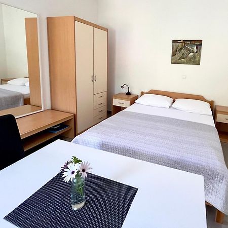 Paradise Apartments Gdinj Extérieur photo